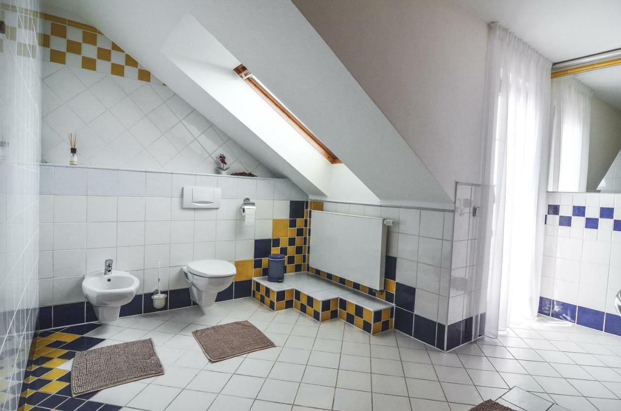 Penzion Pod Radnici Hustopece Exterior photo